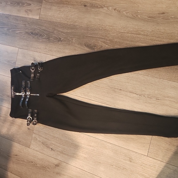 Maniere De Voir Black Leggings with Strap Details - Picture 1 of 5